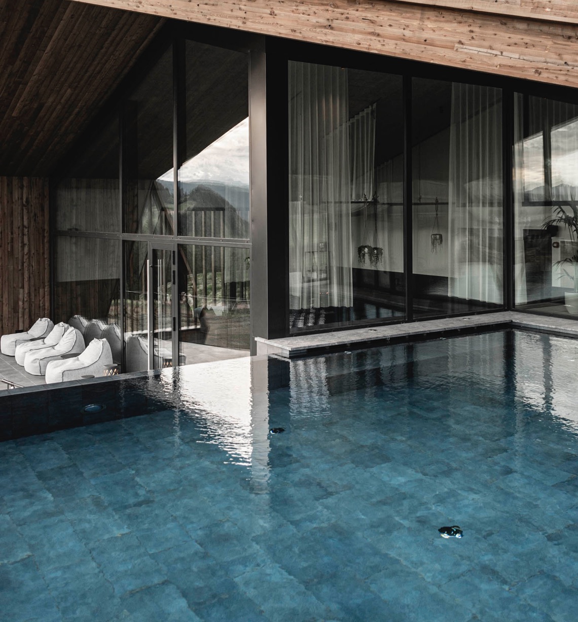 SPA-Aeon-slide